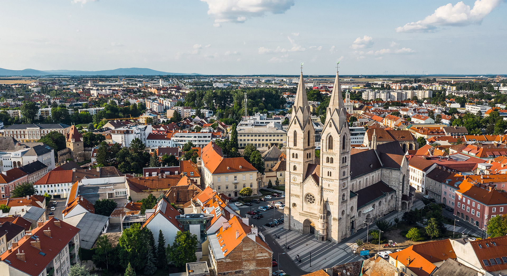 Globus Real Estate - Makler für Immobilien in Wiener Neustadt